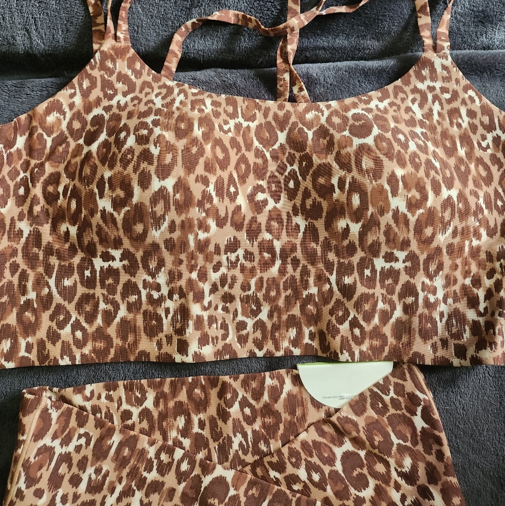 Aerie real me crossover leggings and sports bra